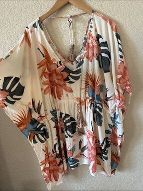 Z&L made with Live  Floral V-Neck Blouse in Cream  coverup